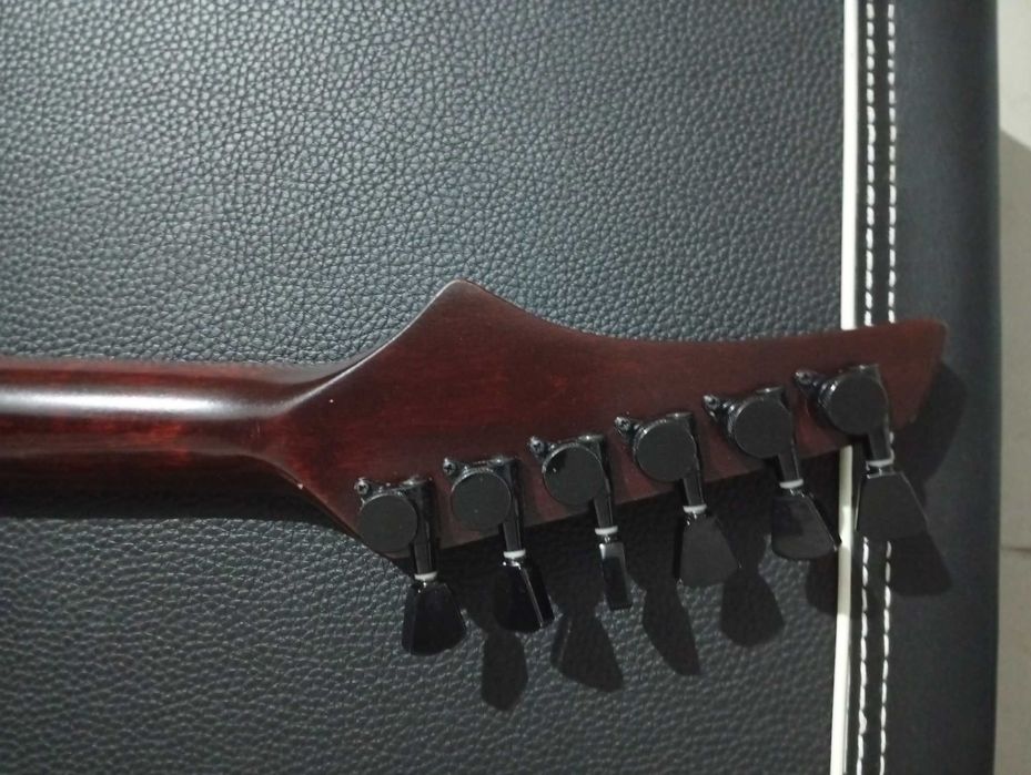 Guitarra Stratocaster CM