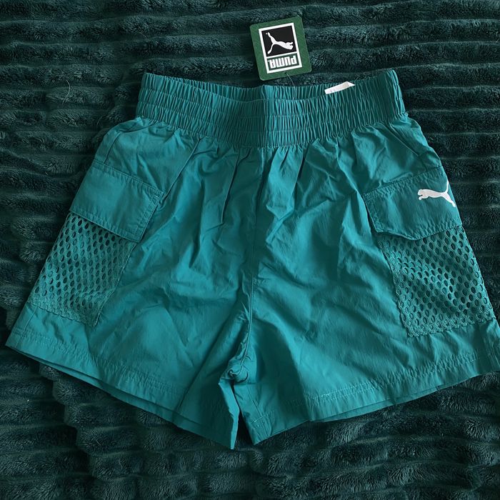 Женские шорты puma