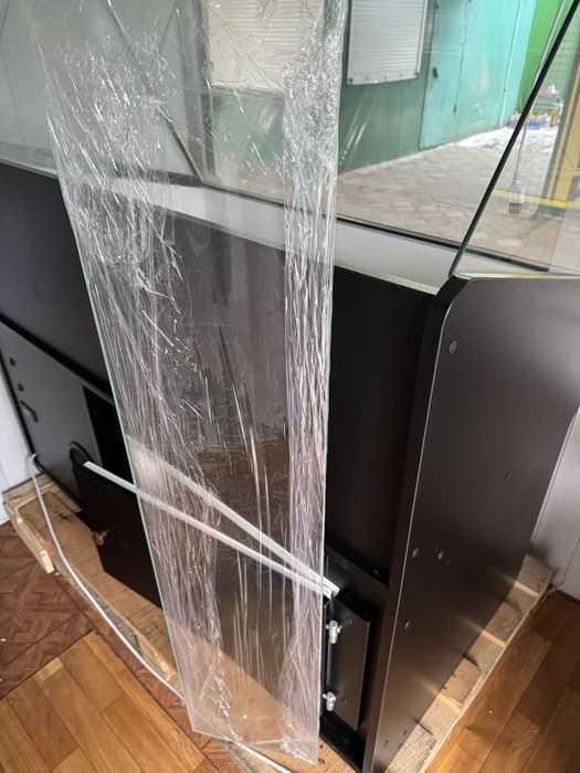 Холодильна вітрина нова