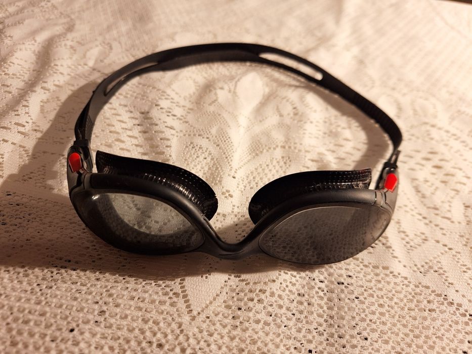 Óculos de natação. De mergulho.