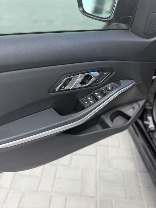 BMW 3 Series 2019 VIN WBA5R7C05LFH48132 фото оголошення 15 з 24