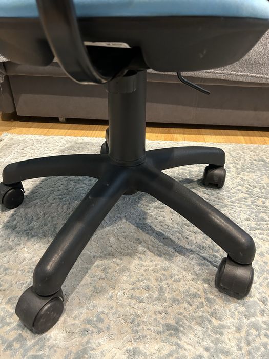 Дитяче компʼютерне крісло