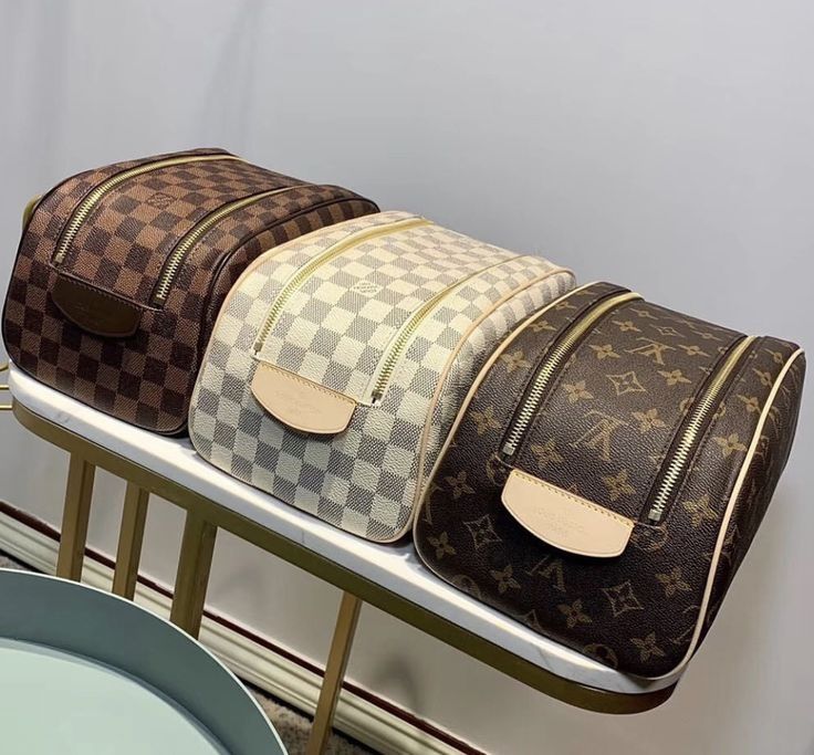 Necessaire Louis Vuitton Dopp Kit