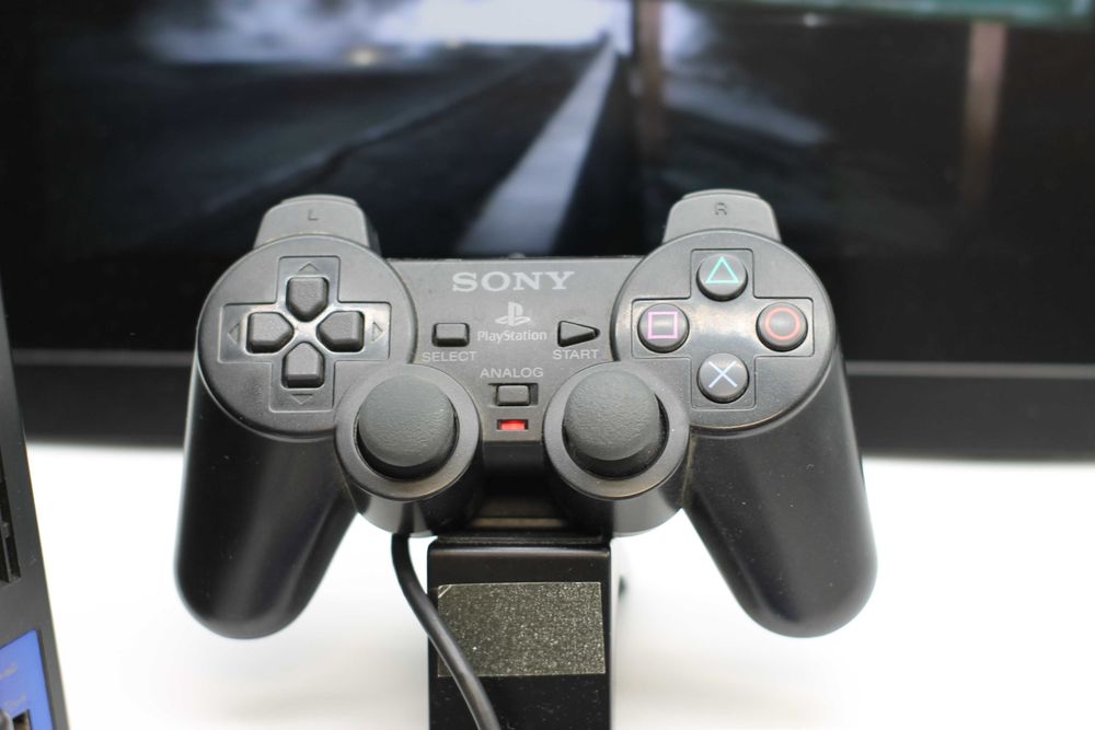 Klasyczna Konsola PlayStation 2 FAT + Need for Speed Carbon