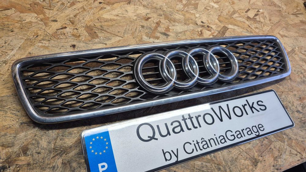 Grelha Capô Original Audi RS4 B5 Favo de Mel Ref. 8D0.853651T Audi A4 B5 8D 1995 a 2001