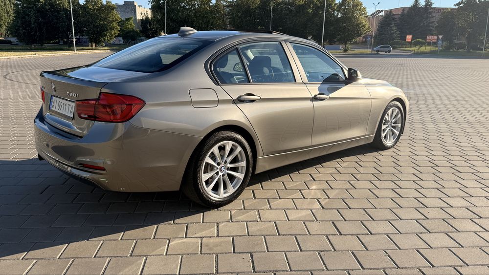 Продам bmw f30(fL) рестайлінг