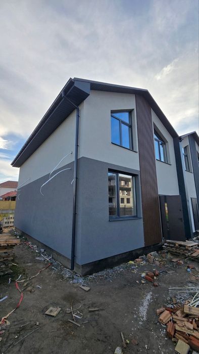 СВОЙ кирпичный таунхаус с участком возле моря