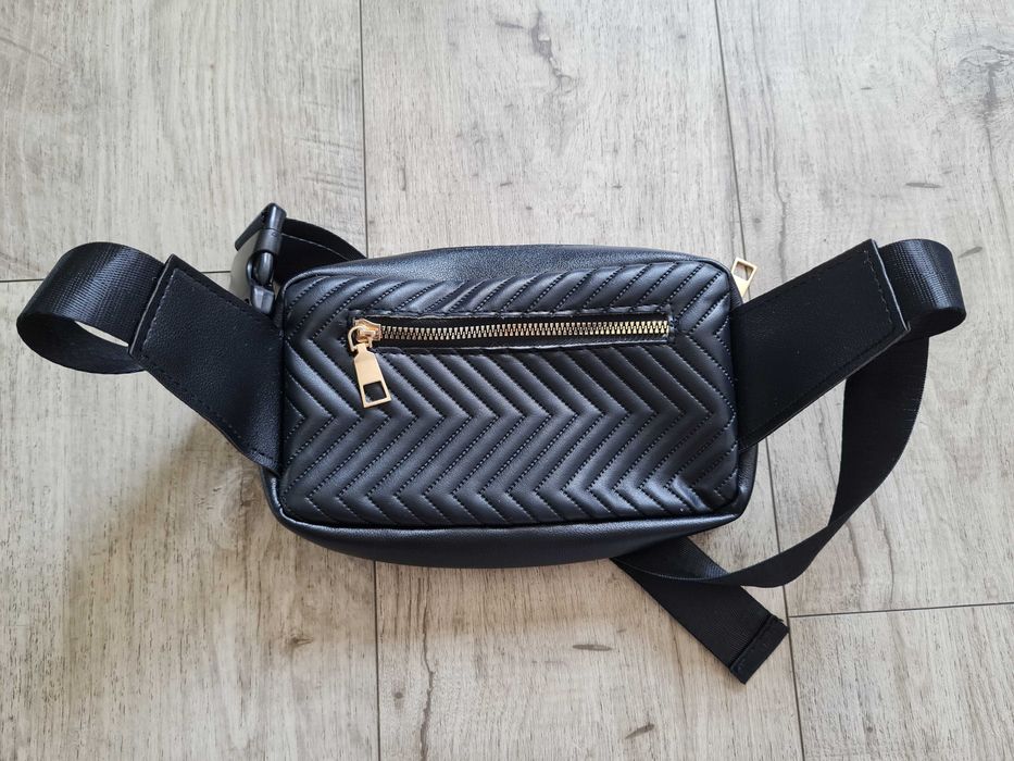 Nowa torebka saszetka nerka crossbody czarna