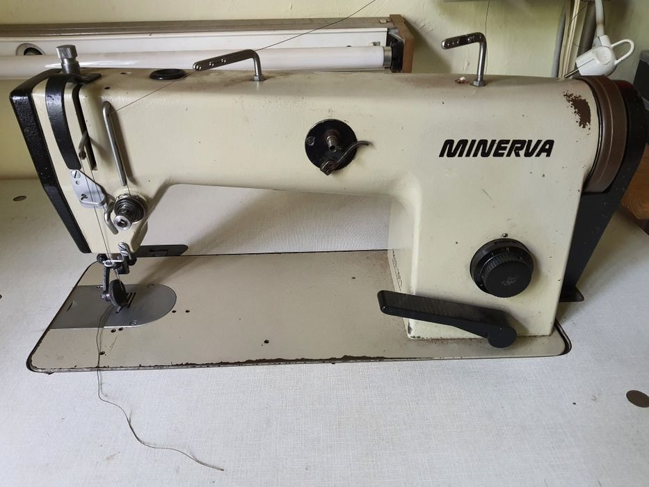 Швейна машинка Minerva