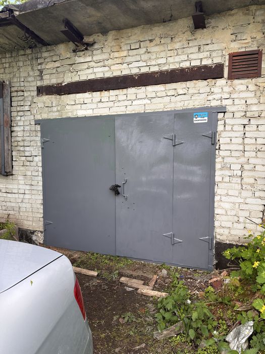 Гараж з документами нижанківського