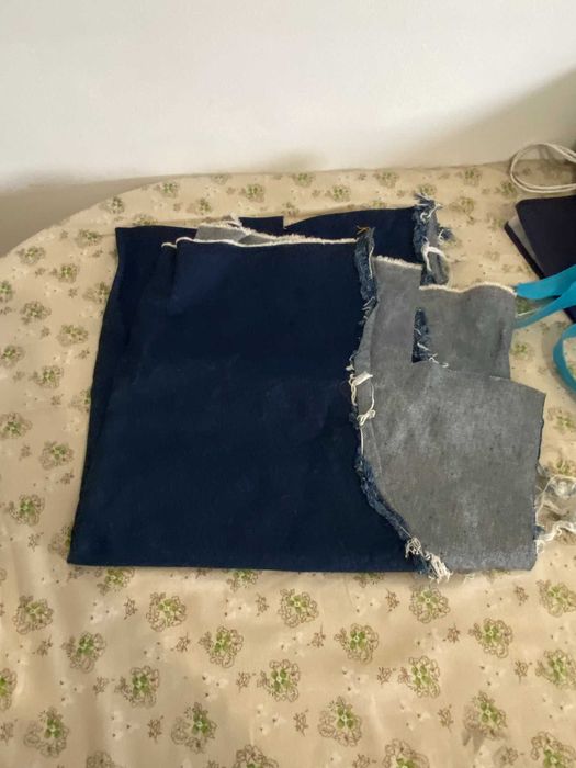 bocado de tecido de ganga escura