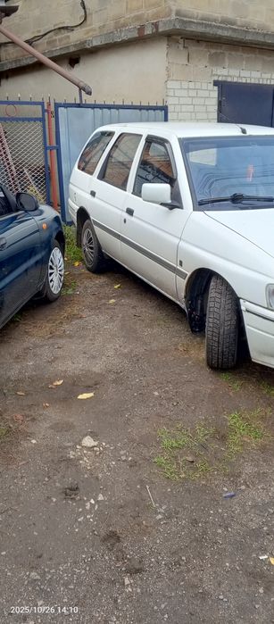 FORD ESCORT 1992року