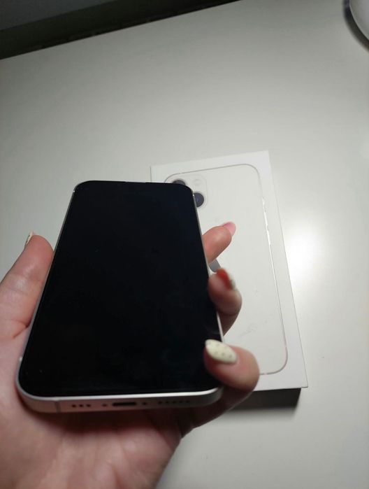 Telefon IPhone 13