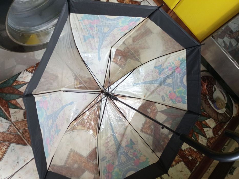 Продам зонтик женский.