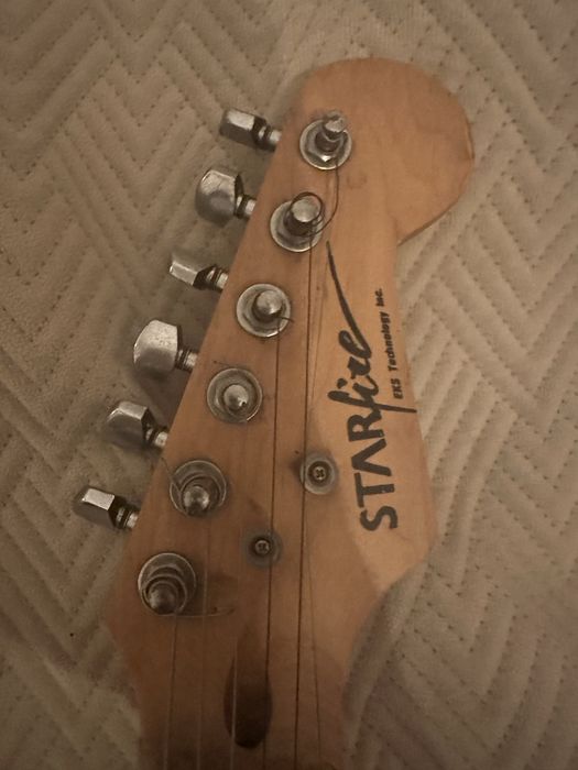 Guitarra starfire