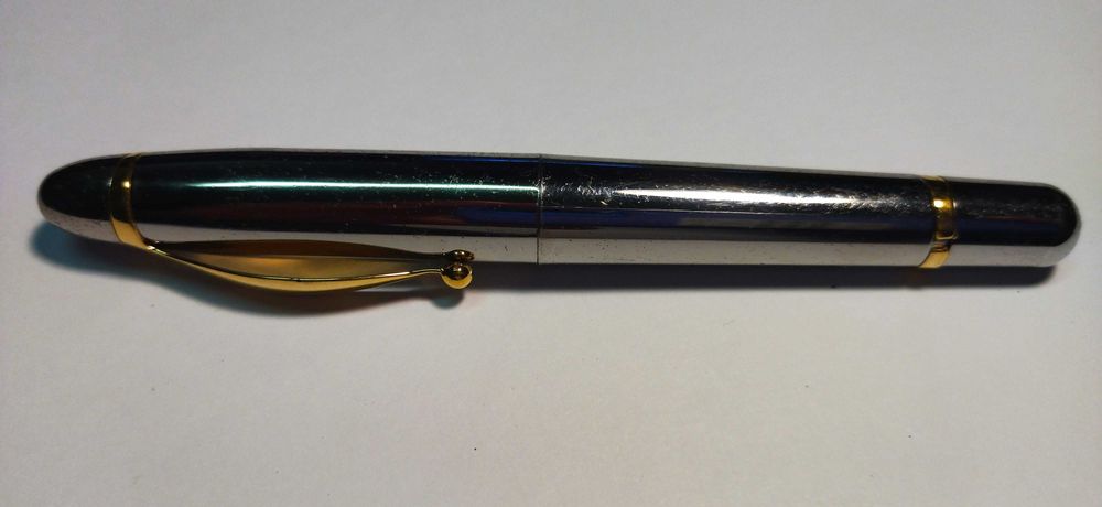 Canetas de tinta permanente antigas em bom estado - só 3 disponíveis