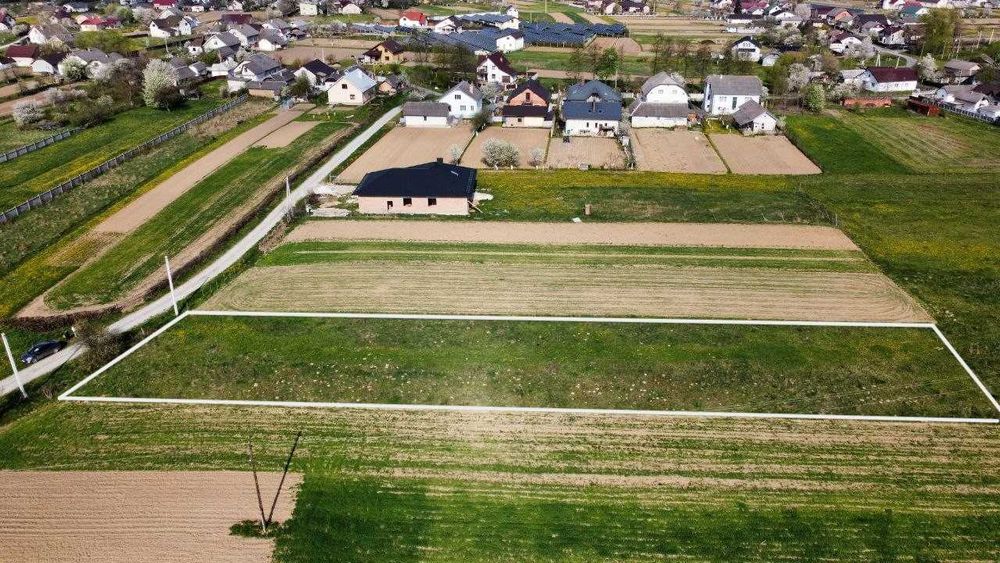 Продаж земельної ділянки Черніїв, 24 сот. с/г, світло, газ, новобудови