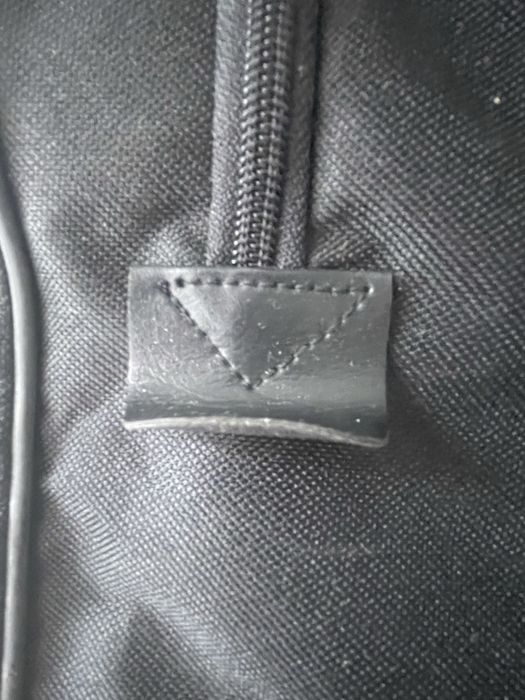Porta fatos em perfeitas condições