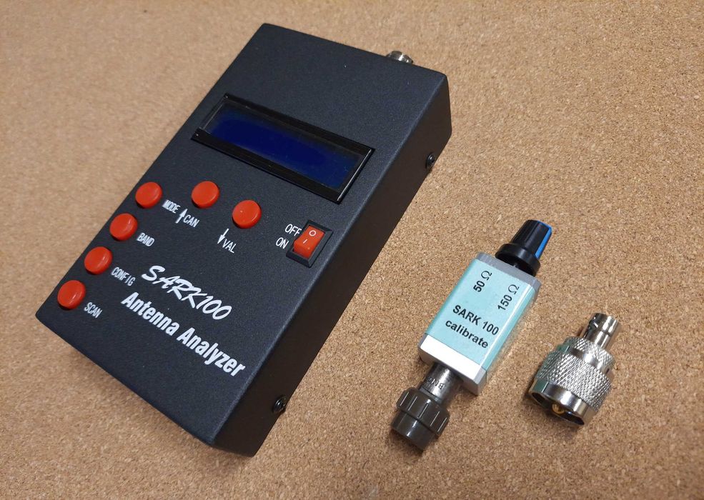 Analizator antenowy SARK100  + akumulator + zestaw do kalibracji
