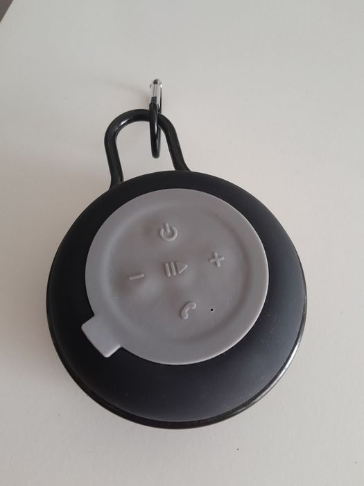 Coluna de som com cabo