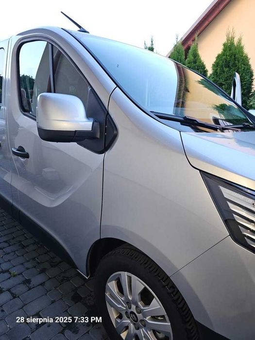 Wynajem busa Renault Trafic