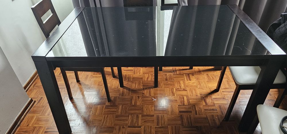 Mesa  sala de jantar "Doa-se"