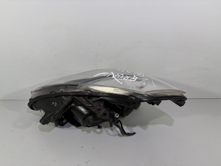Renault clio iii 3 lift lampa przód przednia prawa europa uszkodzona