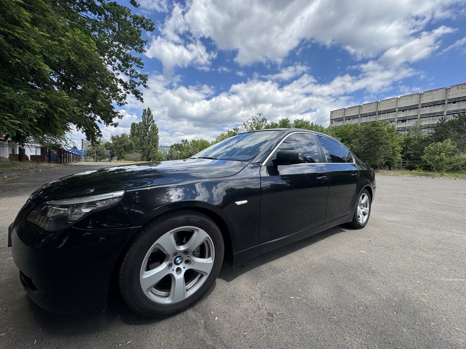 BMW 5 Series Sedan (E60)