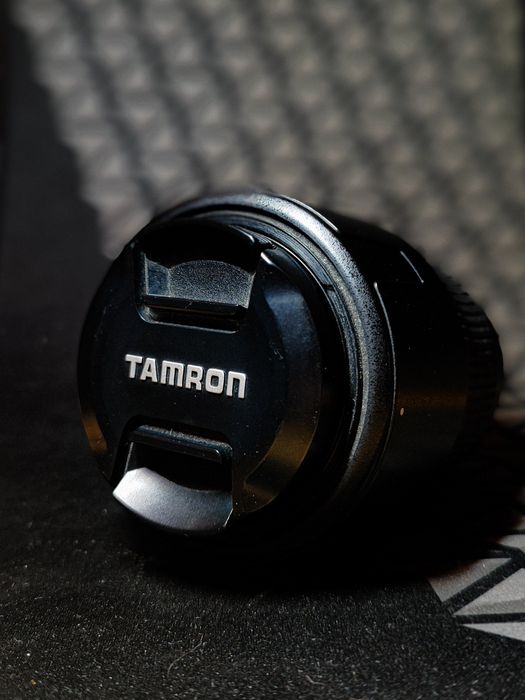Lente Tamron 70-300mm f/4-5.6 LD Macro Standard