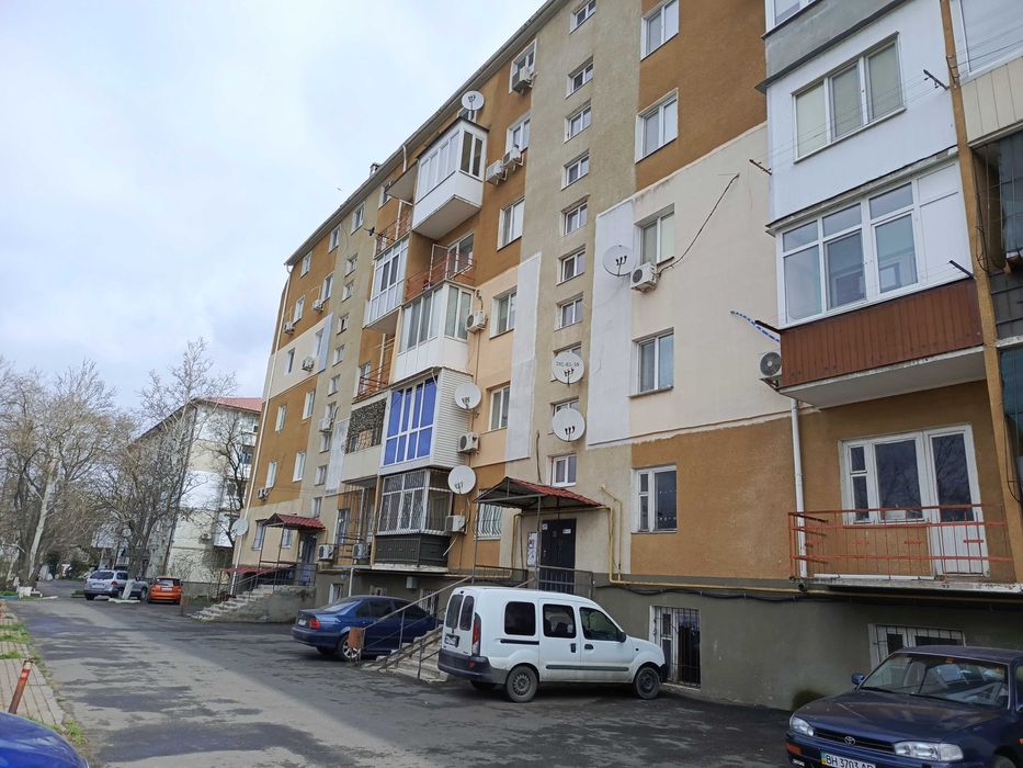 От хозяина 5 комнатная квартира в институте Таирово.