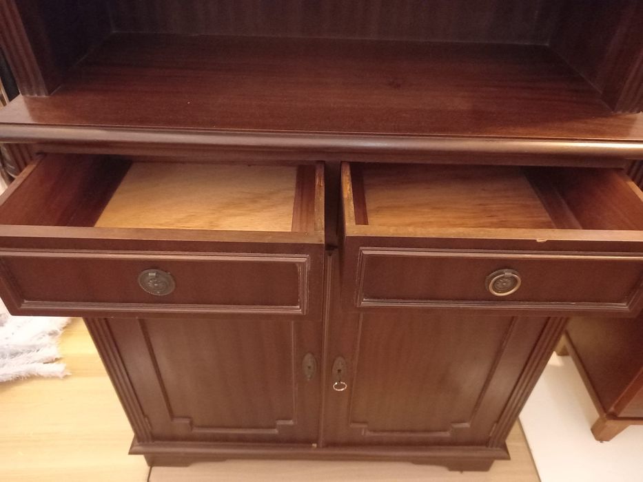 Estante com armario  madeira