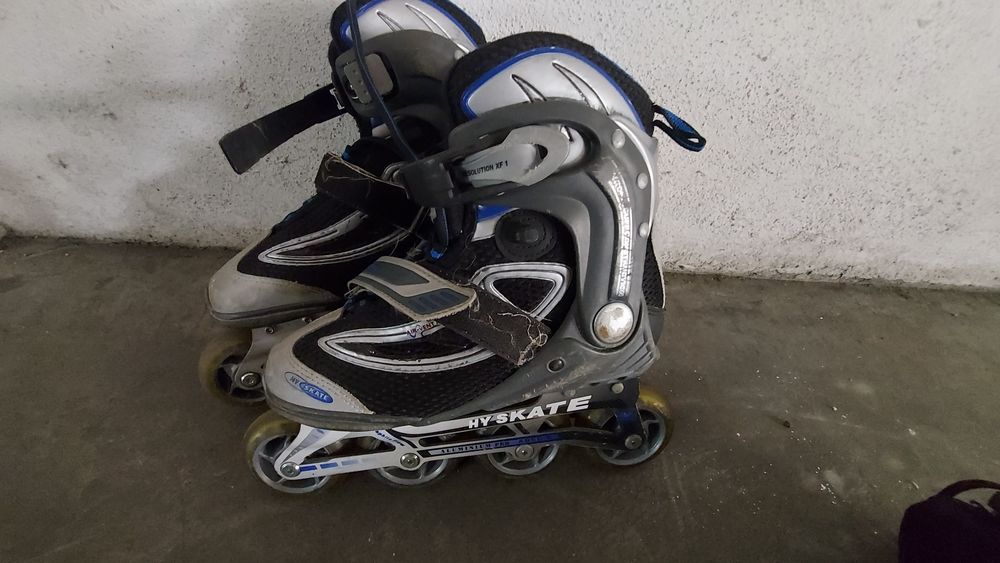 Vendo 2 pares de patins em linha bom estado