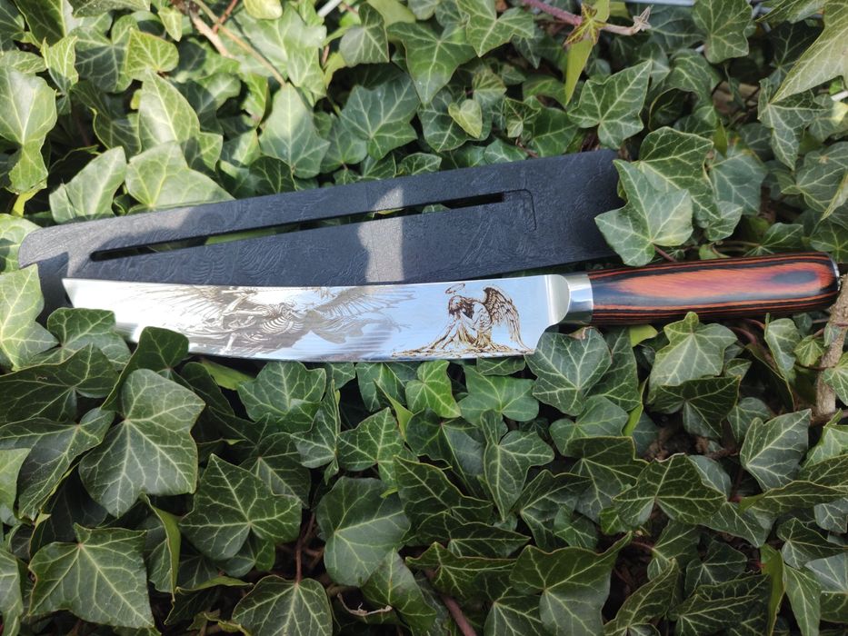 Nóż z grawerem anioła i diabła