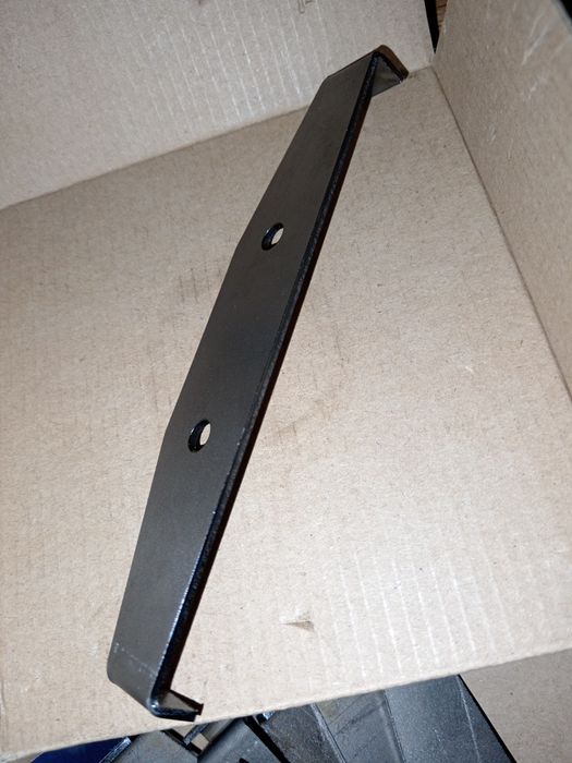 Планка тримач заглушок ГБЦ 16 клапанного двигуна ВАЗ