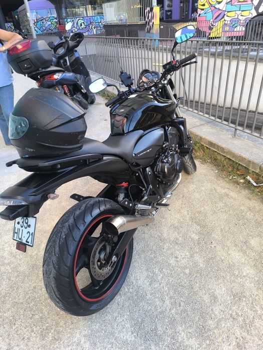 Hornet 600 preta com 23 mil km