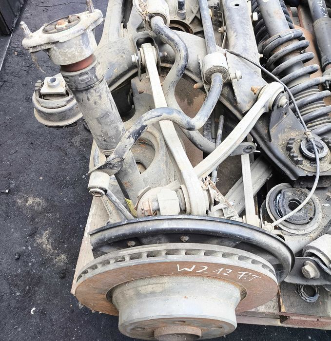 Zwrotnica wahacze prawy tył Mercedes E W212 350 CDI Kombi Siedlce