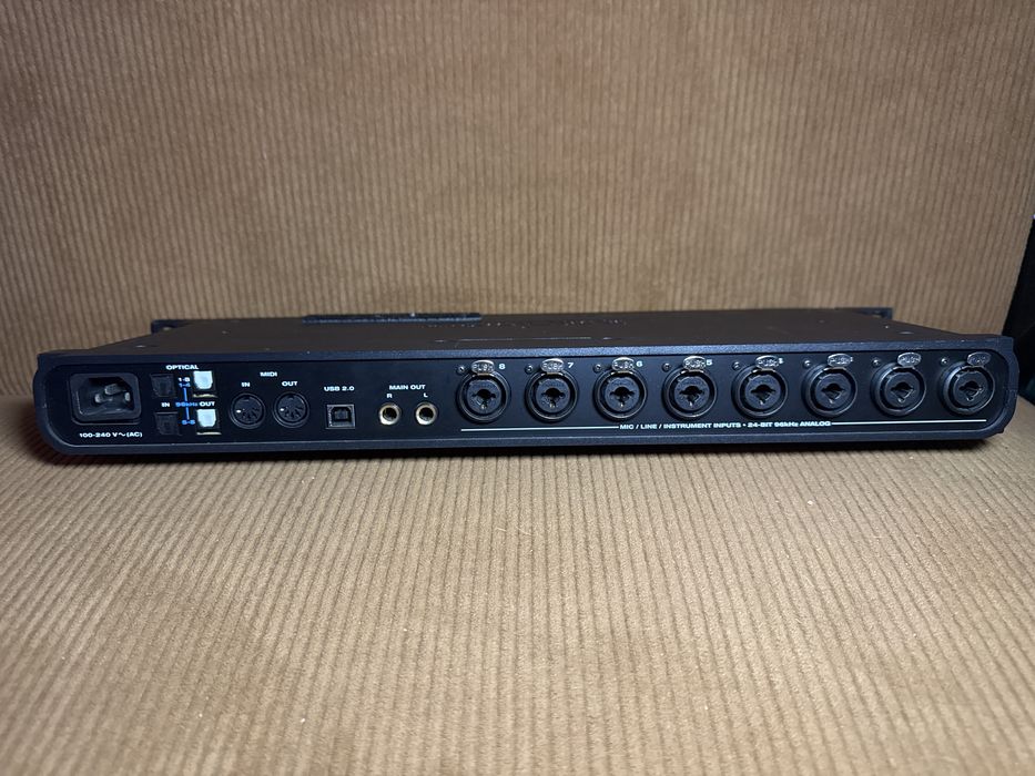 MOTU 8pre USB – interfejs audio / 8 preampów / ADAT / rack 1U