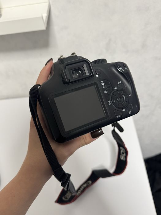 Фотоапарат Canon EOS 4000D
