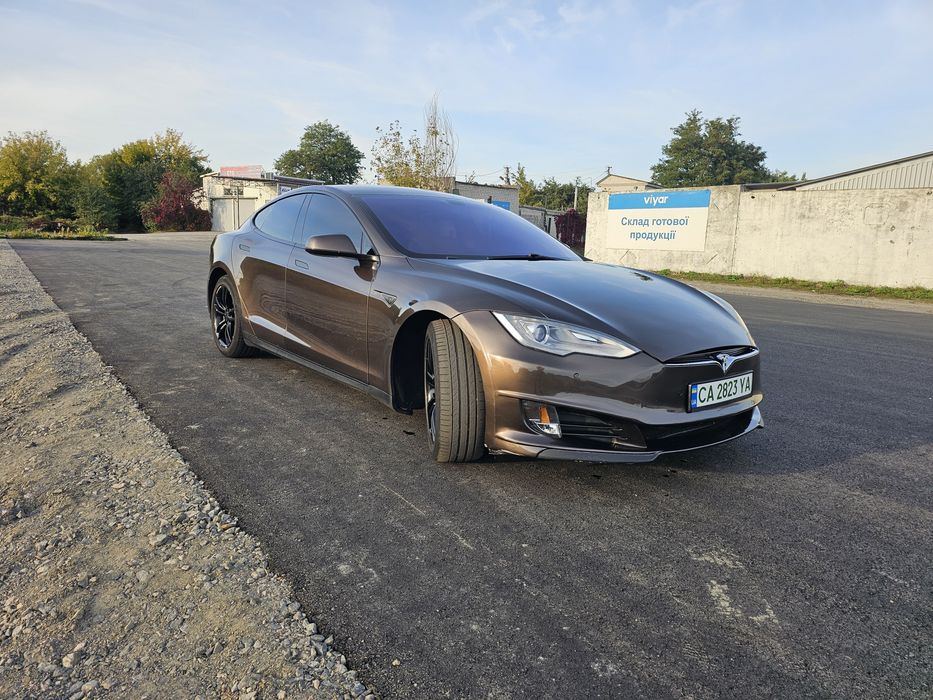 Tesla Model S 85 2013