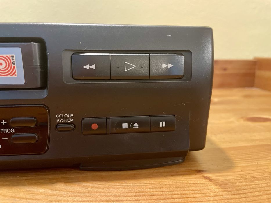 Magnetowid JVC HR -J249EE