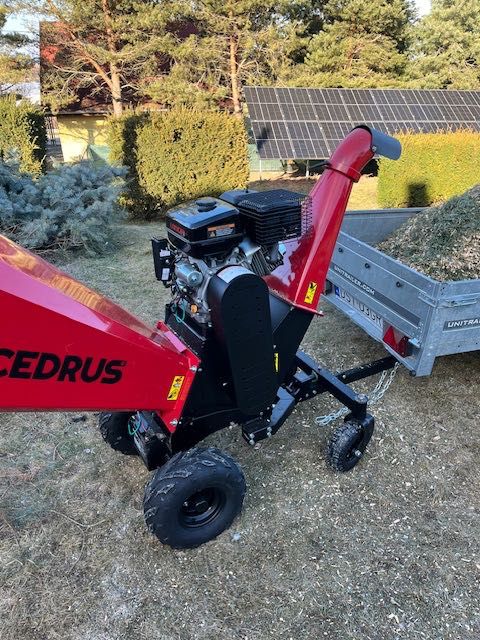 Rozdrabniacz rębak do gałęzi - wynajm, wypożyczenie.