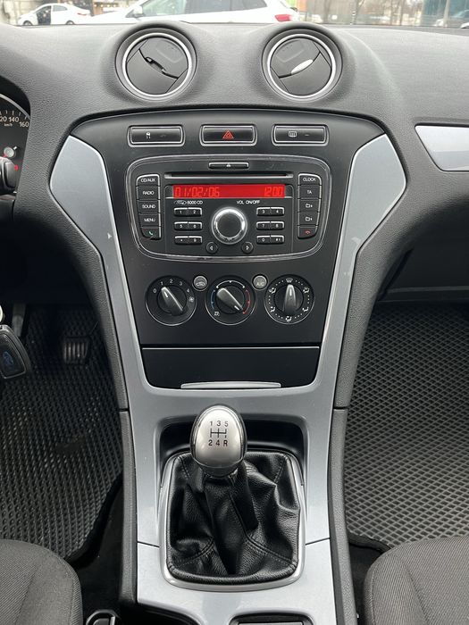 Ford Mondeo 2012 1.6 бензин