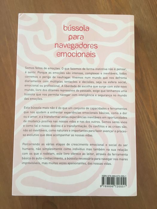 Livro "Bússola Para Navegadores Emocionais"