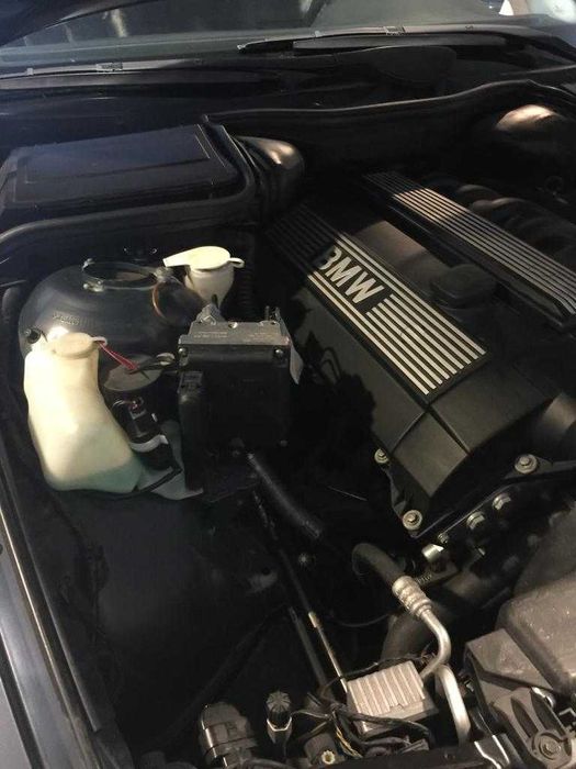 BMW E39 528i Caixa Manual em Muito Bom estado