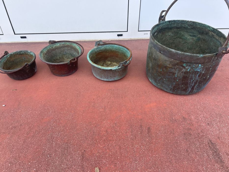 Cobre muito antigo