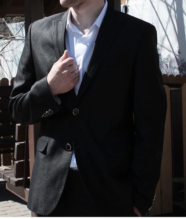 ПРОДАМ костюм мужской