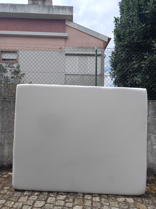 Colchão Casal Emma Ede – Excelente Qualidade, Semi Novo