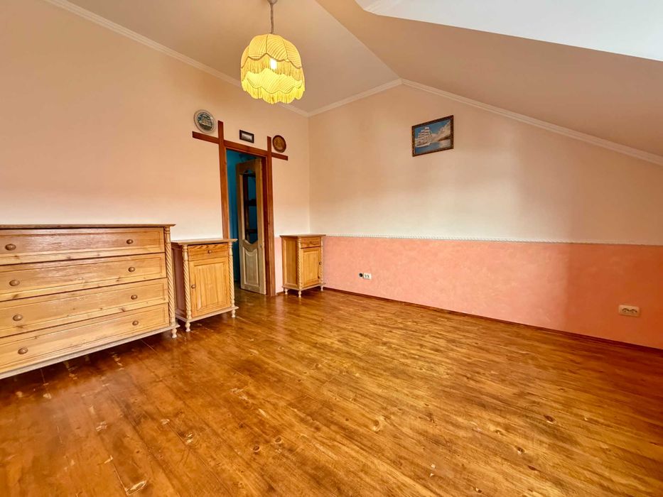 Просторий будинок для великої родини  с. Добряни, вул.Б.Хмельницького