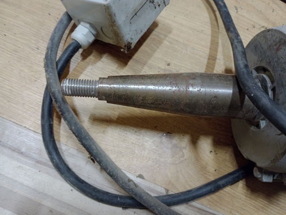 Trujfazowy silnik elektryczny