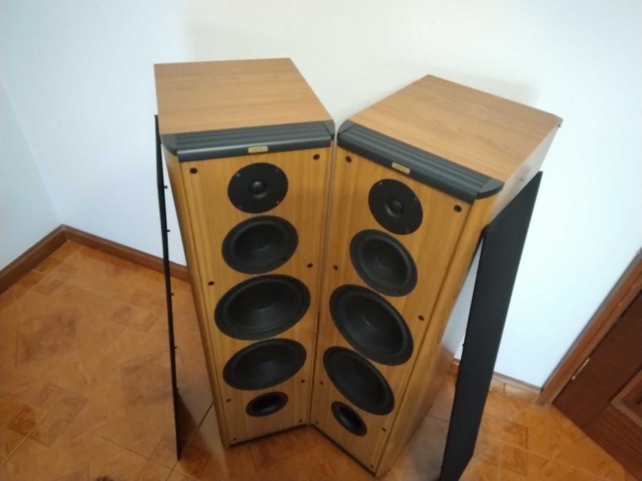 Par colunas Hi-Fi Jamo Classic 10